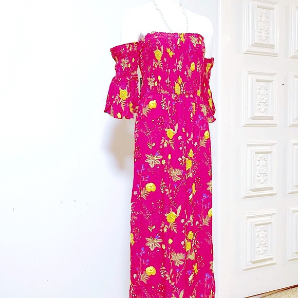 EXPRESS, Red Floral Off-The-Shoulders Smocked Maxi - Picture 4 of 16